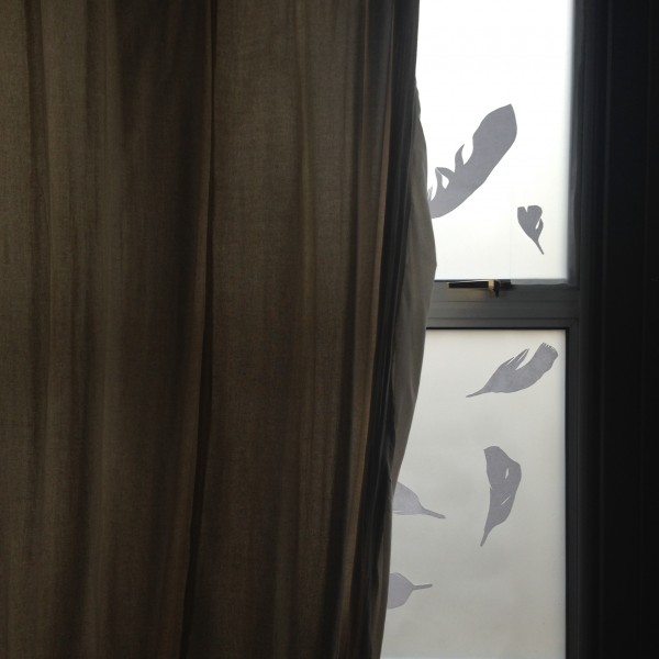 Curtain & feathers